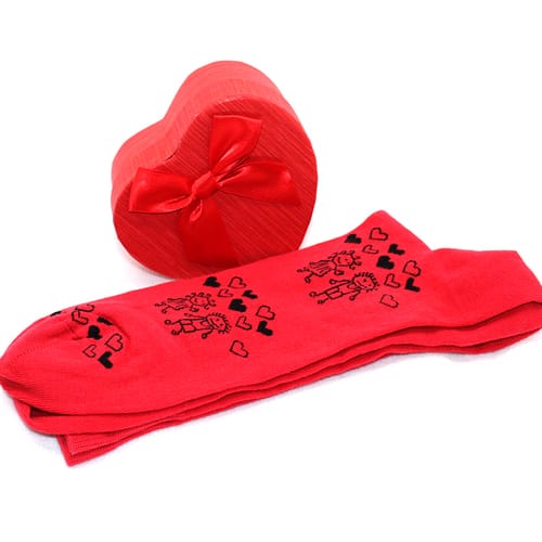Чорапи в кутия сърце - романтични човечета