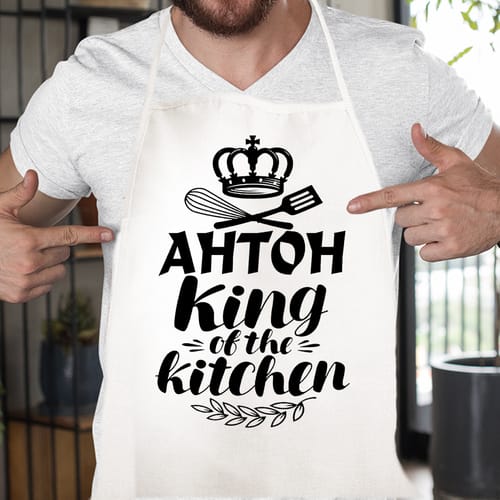 Престилка за Антоновден с надпис "Антон King of the kitchen"