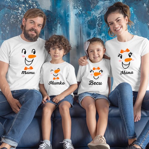 Комплект семейни Коледни тениски, дизайн Снежни човеци с имена (3 или 4 тениски)