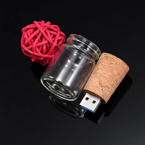 USB флаш памет - коркова тапа с бурканче