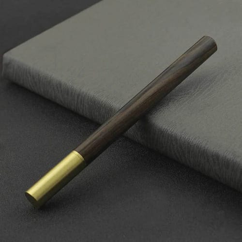 Елегантен ролер месинг и тъмно дърво