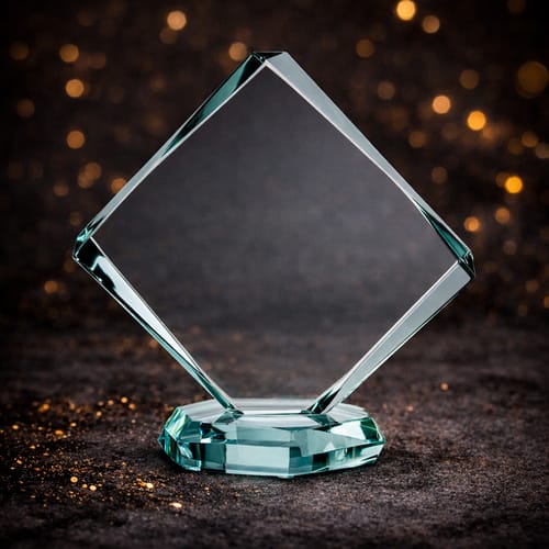 Гравиран стъклен плакет 17,5 х 17 см / GL22C